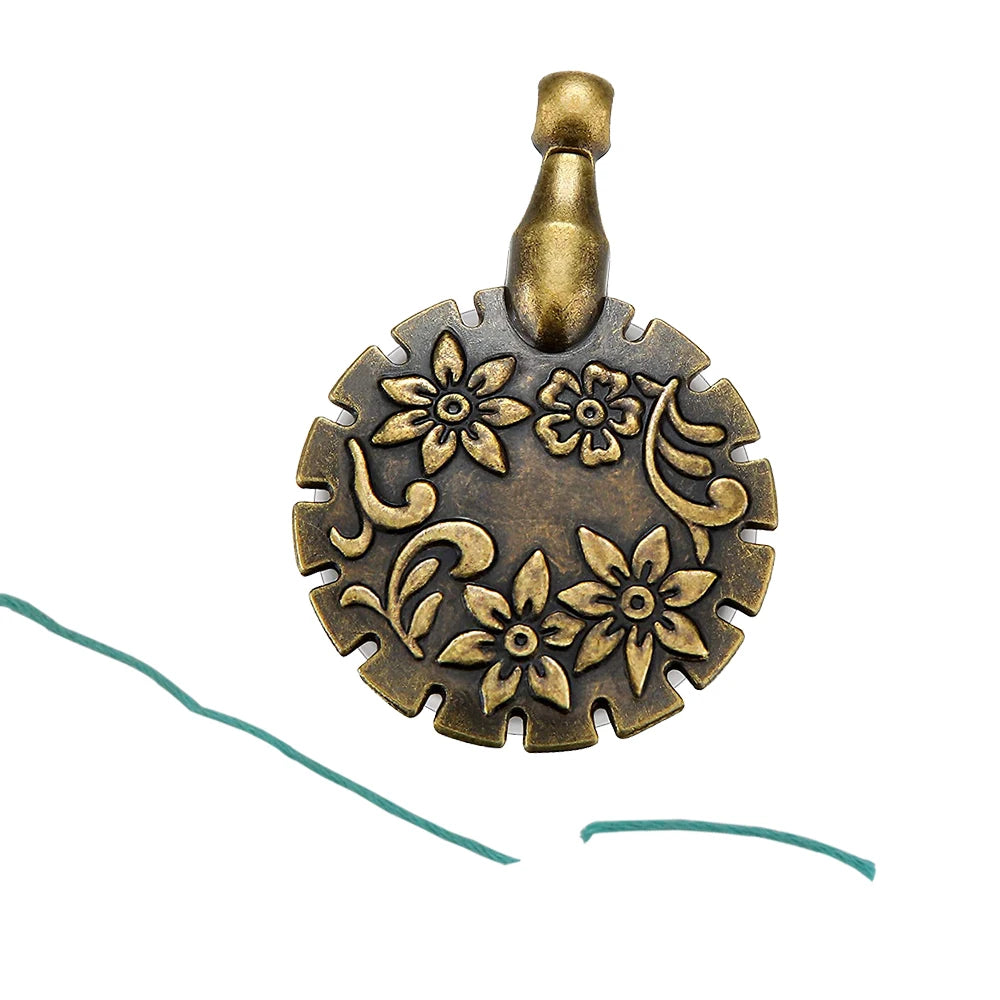 Retro DIY Sewing Tools Thread Cutter Pendant Metal Thread Breaker Yarn Cutter for Broken Rope Cross Stitch Tools