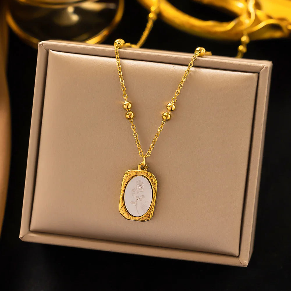Cross-border New Magic Mirror Rose Necklace Retro Relief Square Bead Titanium Steel Clavicle Necklace