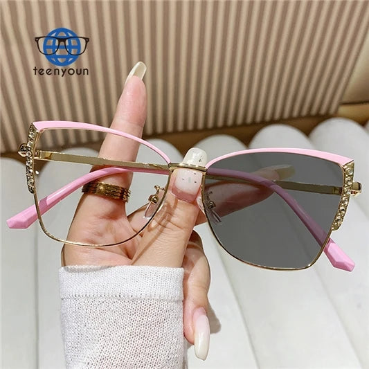 Teenyoun 2024 Anti Blue Light Myopia Optical Glasses Stylish Custom Made Eyeglass Frames Photochromic Eyeglasses Wholesale