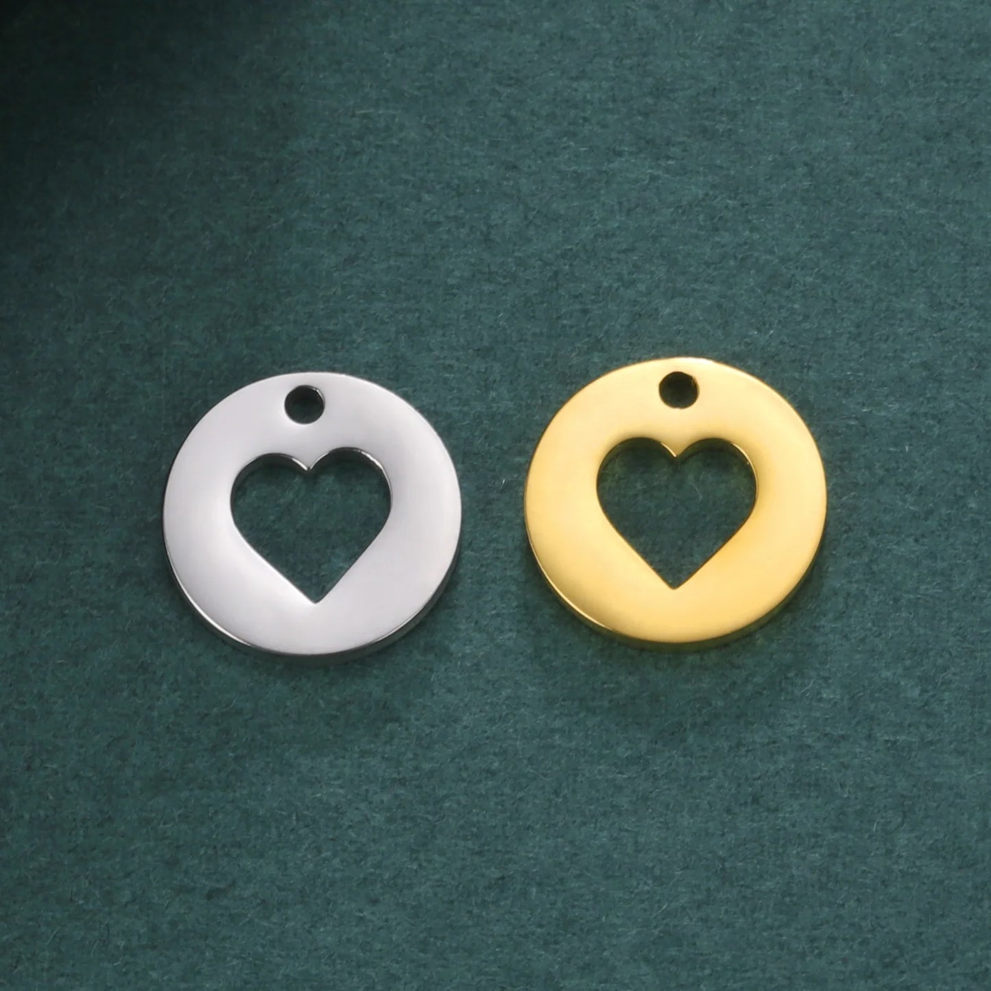5pcs/Pack Wholesale Hollowed Heart Romantic Pendants for Jewelry Making Stainless Steel Tiny Charms Necklaces Diy Accessories