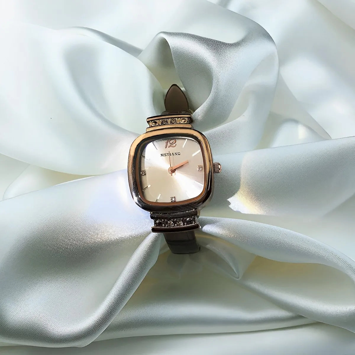 Rose Gold Diamond Embellished Luxury Women's Square Quartz Watch Simple Design Leather Band Wrist Watch with Alloy Case