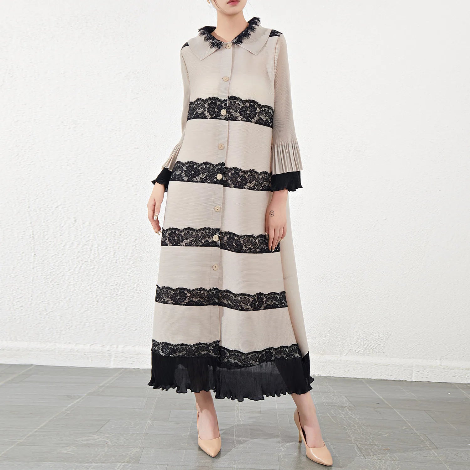 Wholesale High-quality Pleats Plus Size Long Dress Autumn New Arrival Ruffled Lace Collar Single-breasted Cardigan Long Dress