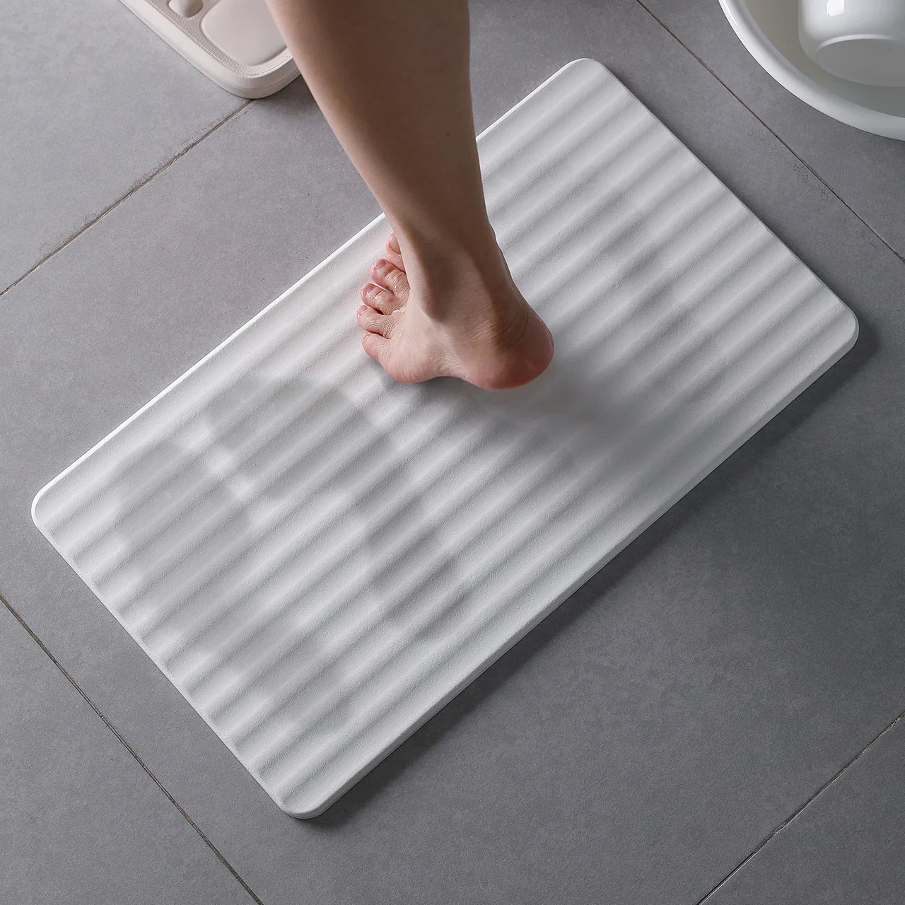 SHIMOYAMA Eco-Friendly Quick-Dry Diatomite Mat Water Absorbent Bathroom Mud Pad for Shower Machine Made