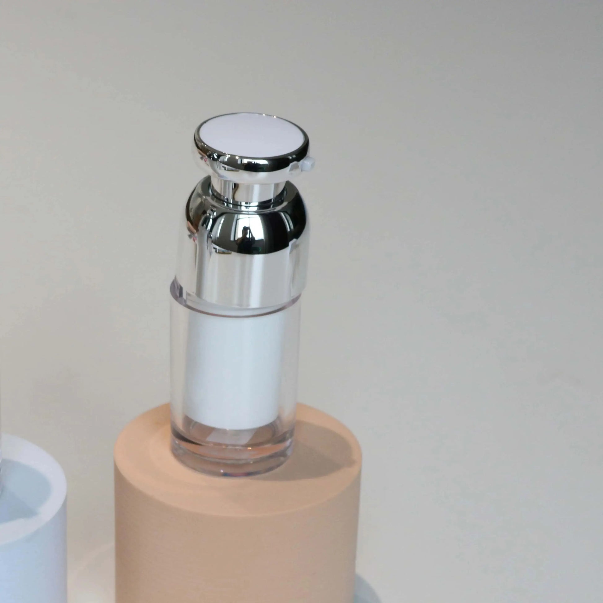 15ml 30ml 50ml Airless Lotion Bottle Pump Sprayer Custom Color Screen Printed Skin Care Serum Shampoo Cosmetic Packaging Plas