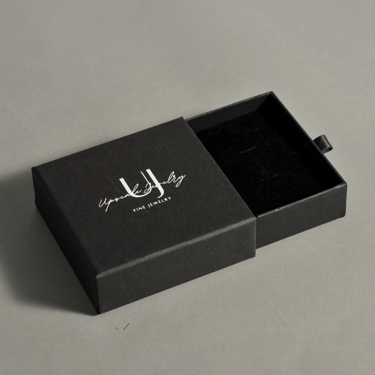 Black Art Paper Jewelry Gift Packaging Box Custom Logo Printed Hot Stamping Matt Lamination Embossing Cardboard Sponge Insert
