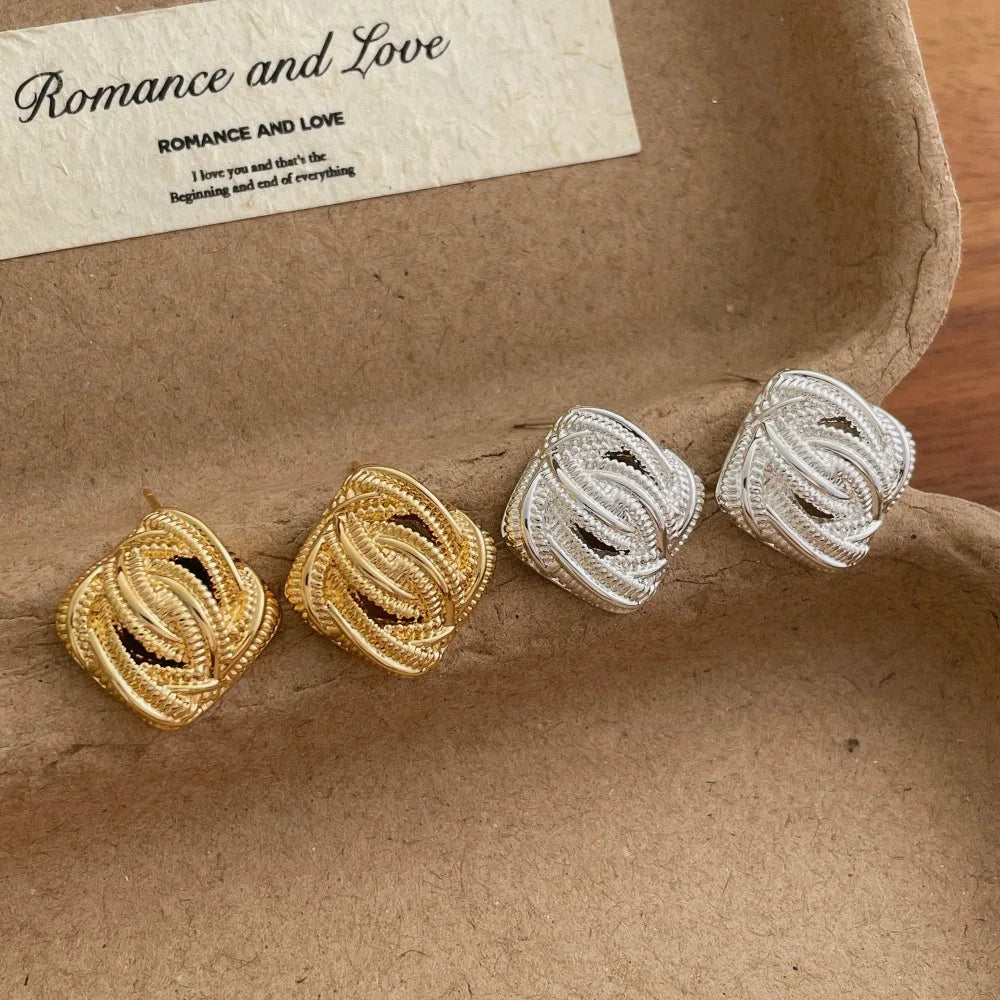 European American Retro Irregular Hollowed-out square Stud Earrings Vintage Luxury Earring for Daily Life