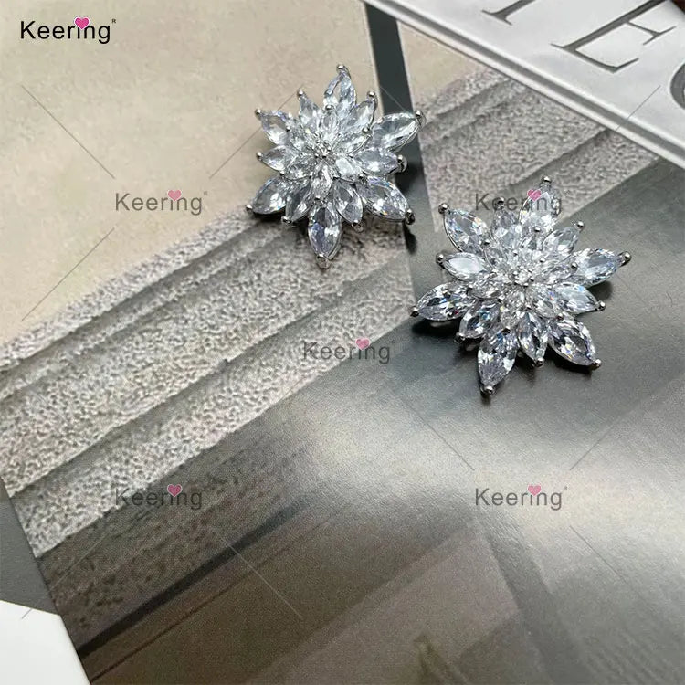 WBK-1622 Keering Jewelry Flower Metal Custom Gold Crystal Rhinestones Shank Buttons for Cloth Bags Shoes Hats