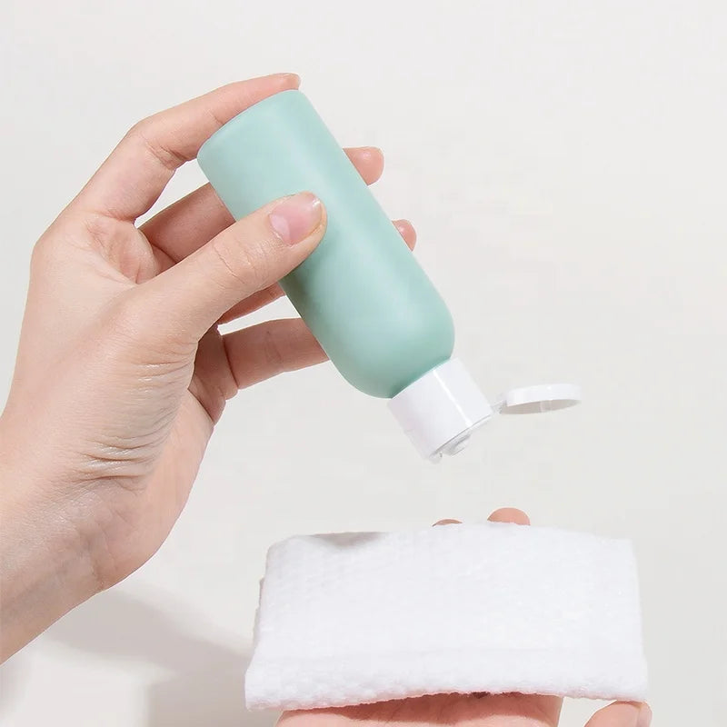 2024 New Arrival Empty Round Fashion Plastic Bottle Easy to Use Flip Cap Travel Kit Bottle Face Cream Facial Cleanser Contain