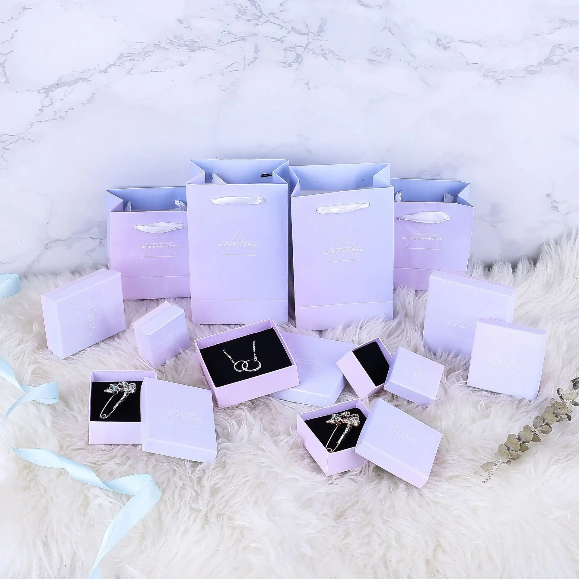 Wholesale Blue Purple Cardboard Jewelry Paper Bags and Boxes Rings Necklace Jewelry Packaging Gift Boxes