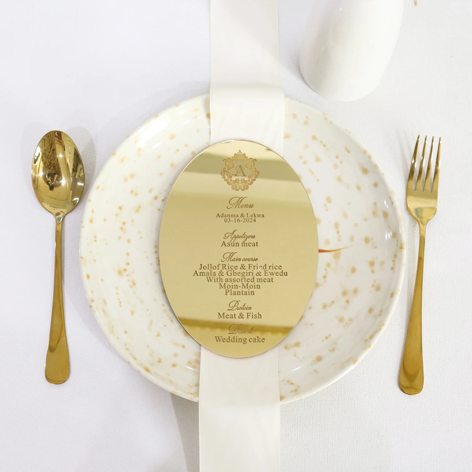 5x7 Inches Luxury Gold Oval Shaped Wedding Table Acrylic Menu With Engraved Text