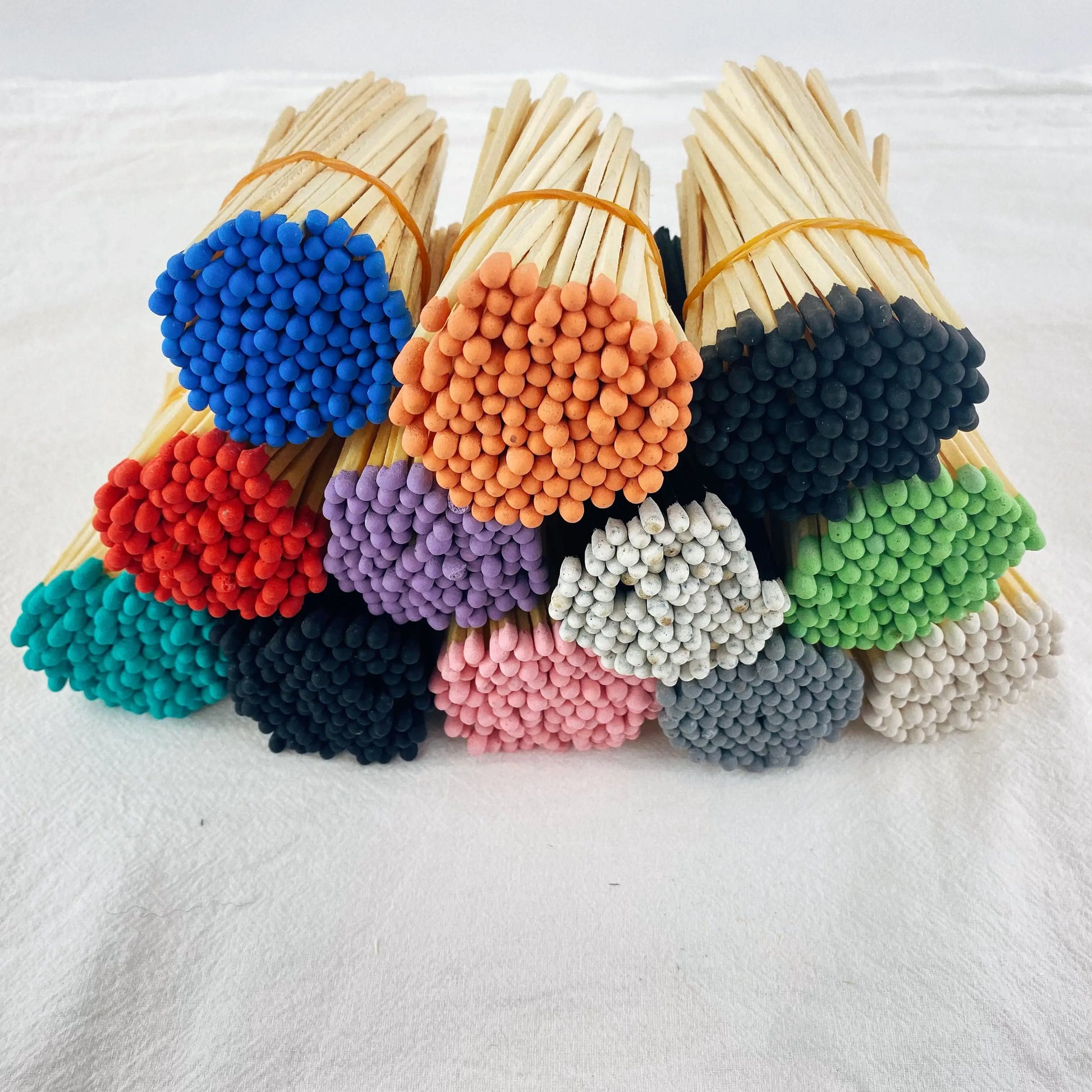 Bulk wooden long sticks hotel  household match for candle colorful head and stick wholesale price  matches