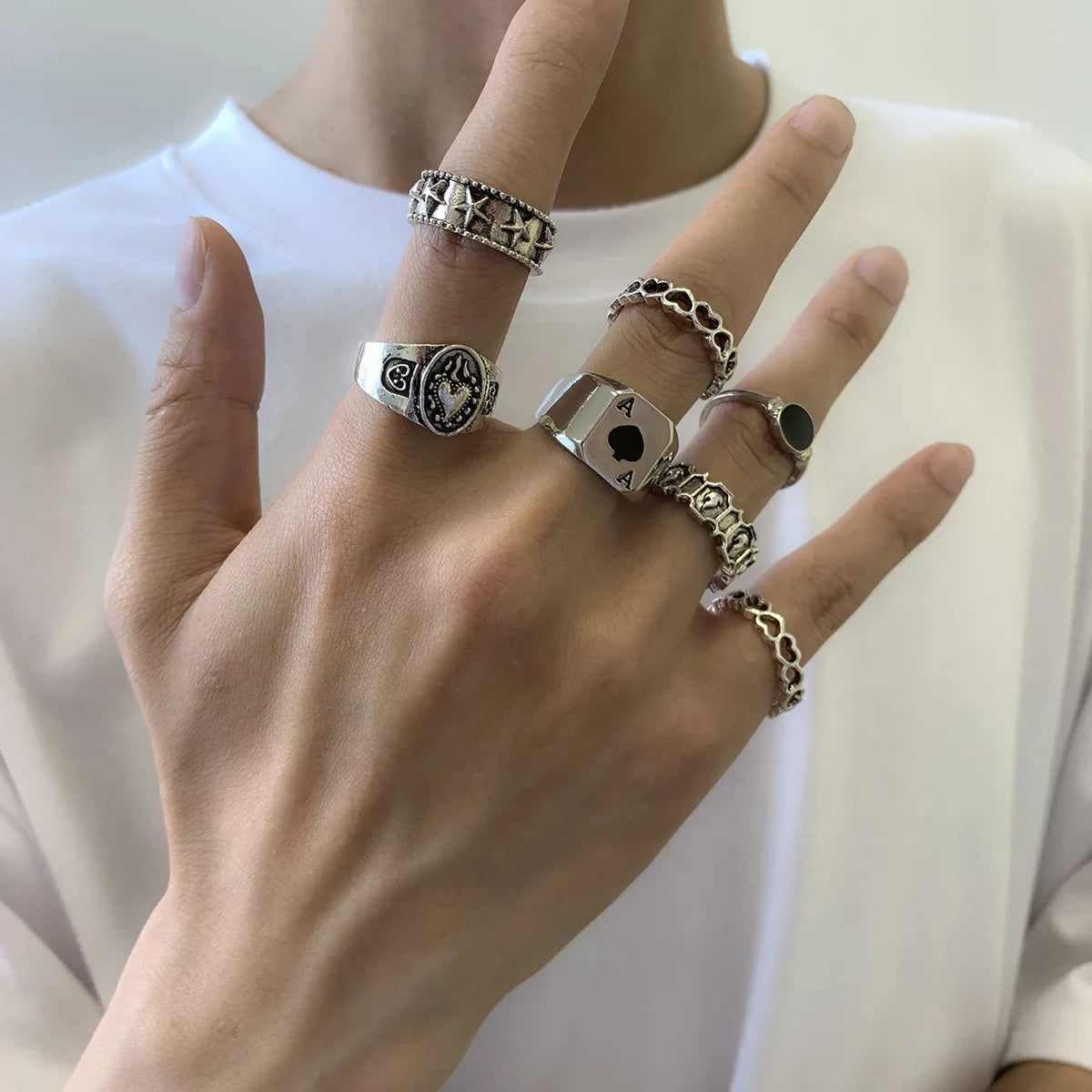 2025 Hot Sale 7 Pieces Fashion Vintage Alloy Plated Jewelry Heart Rings Plating Knuckle Rings Wedding Ring Set for Men