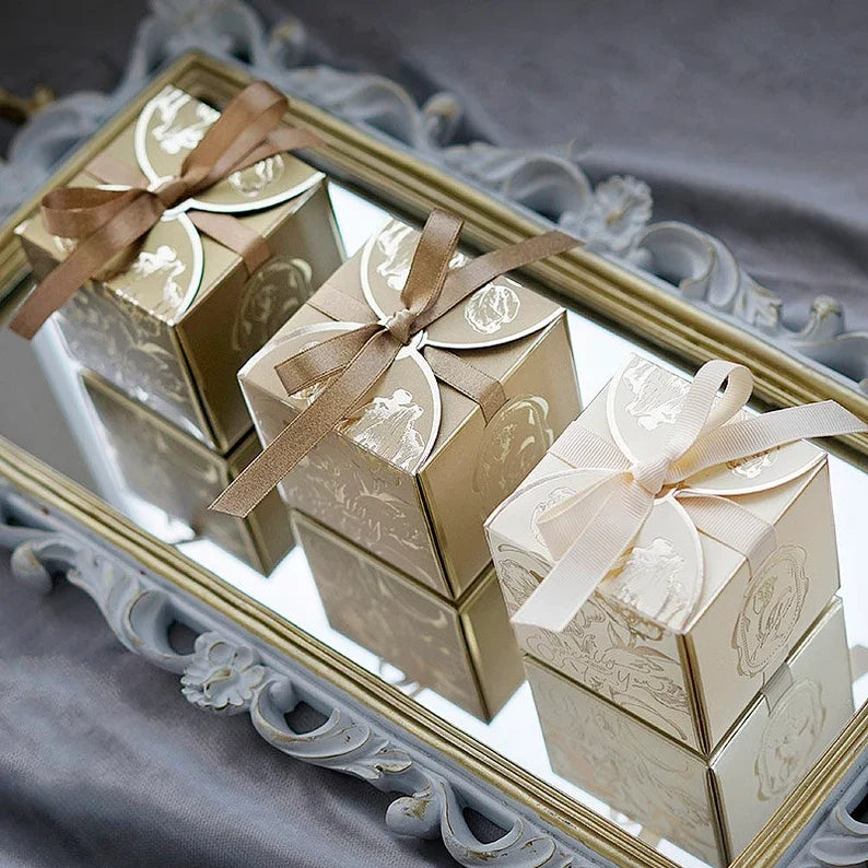 Custom Printing Luxury Gold Foil Champagne Ivory Paper Wedding Party Giftbox Small Cubic Candy Gift Box