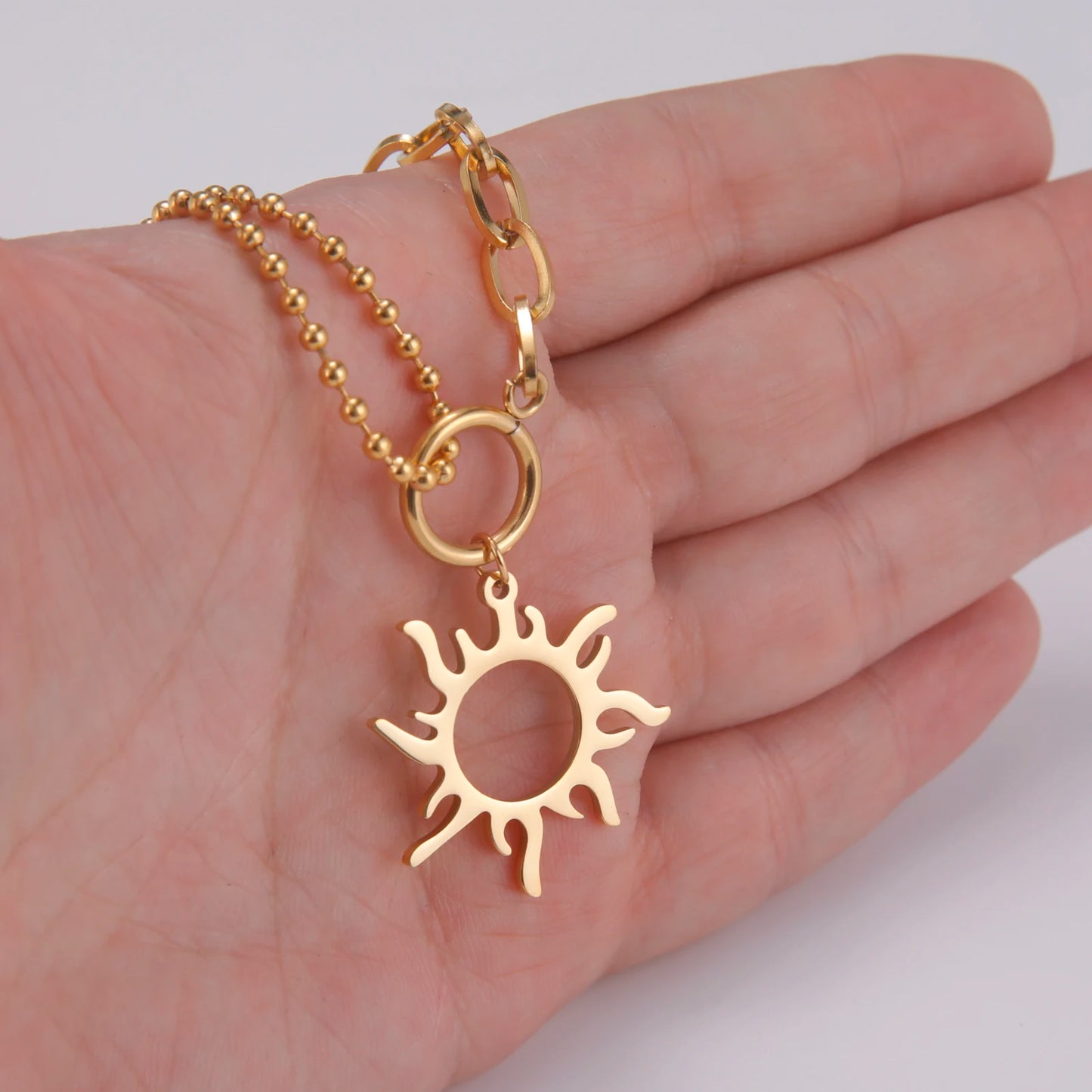 Eight-Petal Flower Pendant Stainless Steel Necklace Classic Style Fashion Jewelry for Women and Men for Wedding and Party