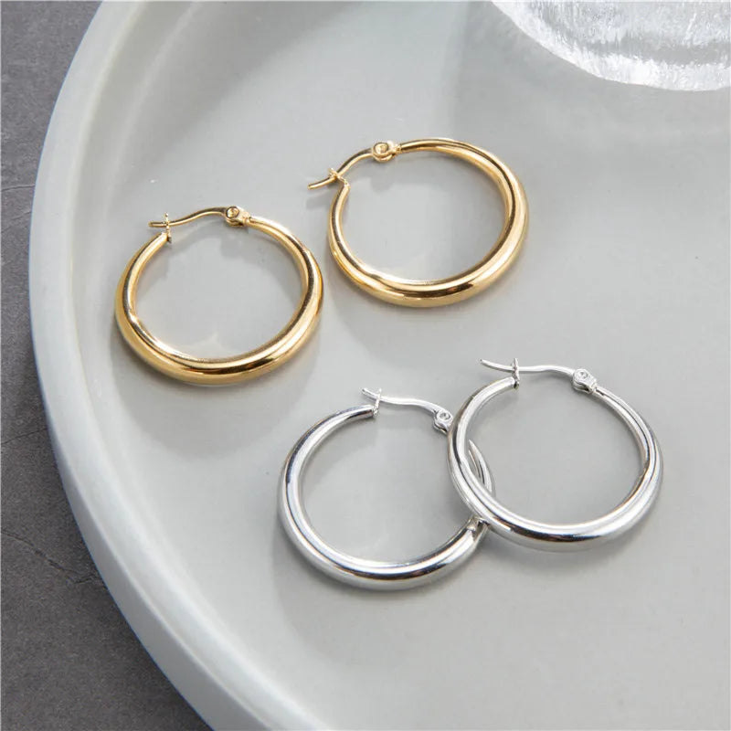 New 18K Gold PVD Plated Stainless Steel Medium Size Hoop Earrings Trendy Bright Polished Slim Minimalist Fashion Earrings Wom