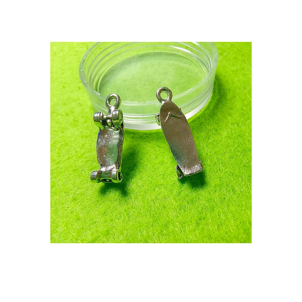 100pcs Alloy Sliver Color Skateboard Snow Board Sport Charms Pendants for Necklaces Bracelets DIY Jewelry Making Accessories