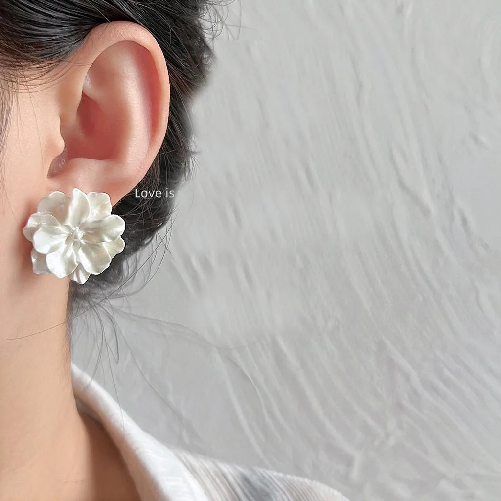 Romantic Transparent Acrylic Flower Petal Earrings for Women White Green Floral Bridal Resin Earrings