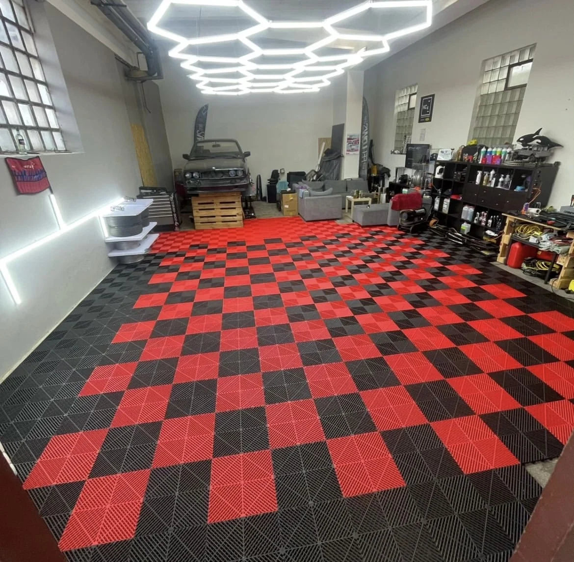 Hot Sale Car Wash Garage Floor Tiles Easy Click Interlocking Installation Vinyl Flooring for Villas Graphic Design Solution f