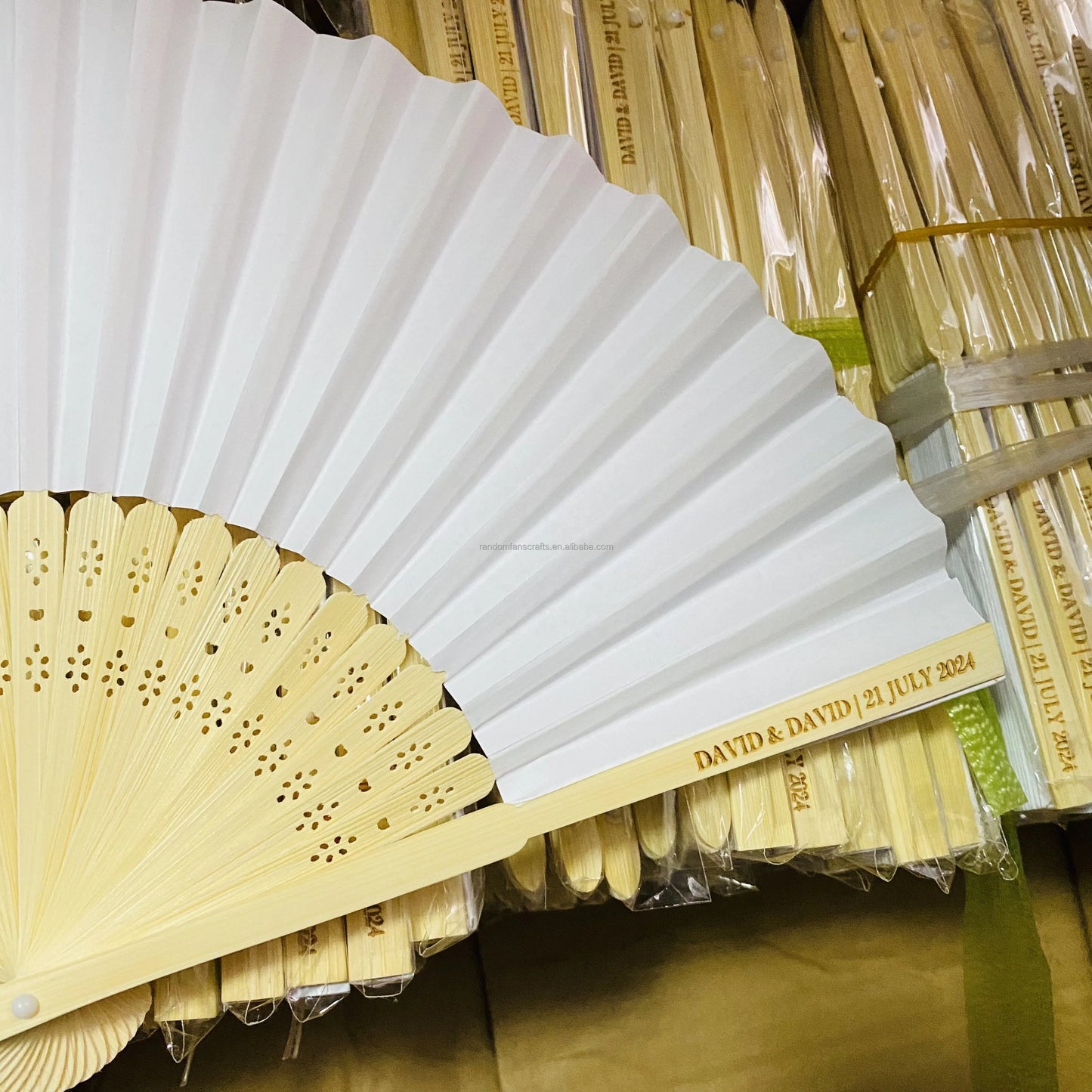 New Arrival Hot Sale Wedding Gifts for Guests Wedding Fans Nice Paper Fans Folding Hand Fan