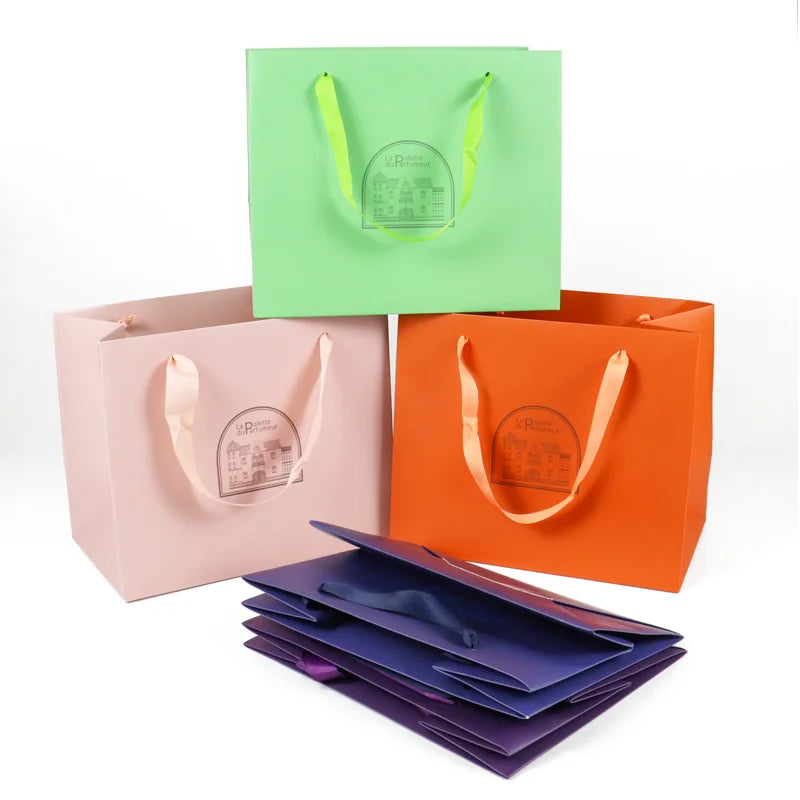 Custom Size Wholesale Wedding Gift Bags with Art Paper Hot Stamping & Recyclable Feature-Guest Favors