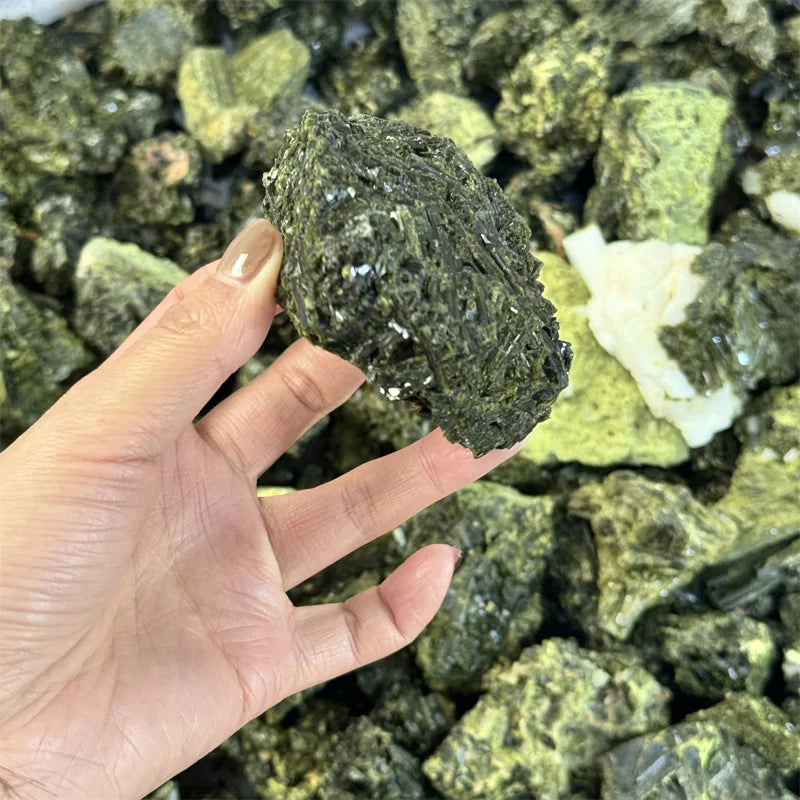 Wholesale Crystal Mineral Natural Rough Green Tourmaline Specimen for Sale