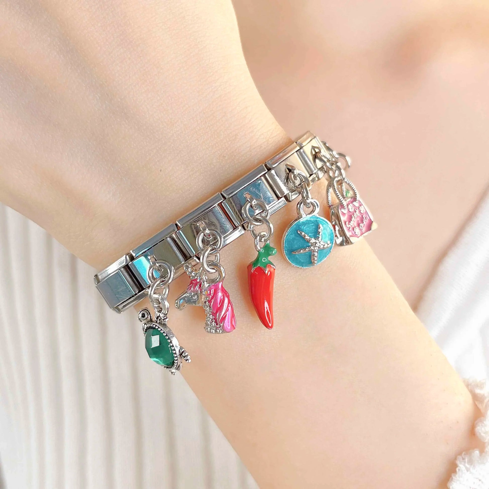 Hapiship Fashion 2024 New Pepper Unicorn Turtle Charm Italian Links Fit 9mm Stainless Steel Bracelet Womens Pendant DJ653