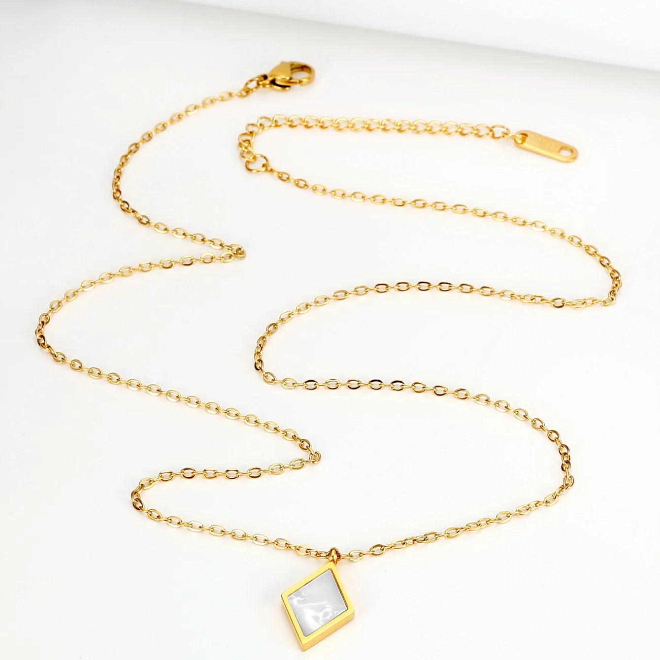 Vintage 18K PVD Gold Plated Stainless Steel Jewelry Mother of Pearl Geometric Pendant Necklace for Women Tarnish Free