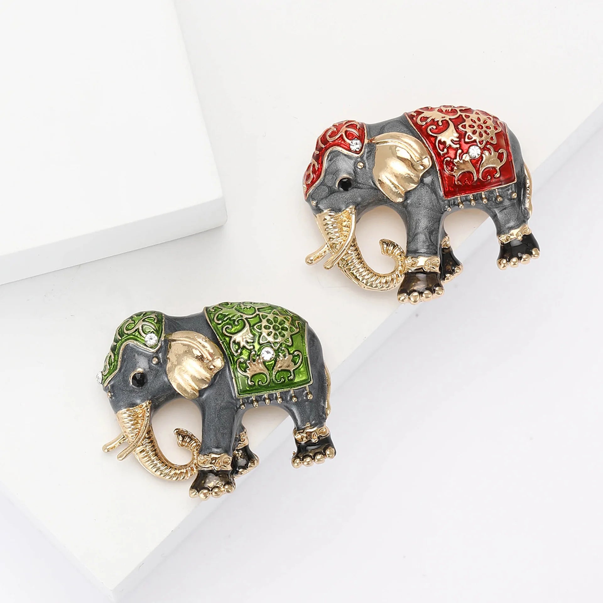 Factory Wholesale Cheap Enamel Brooch Lapel Pin Metal Badge Souvenir Gift Brooch Vintage Elephant Brooch Pin