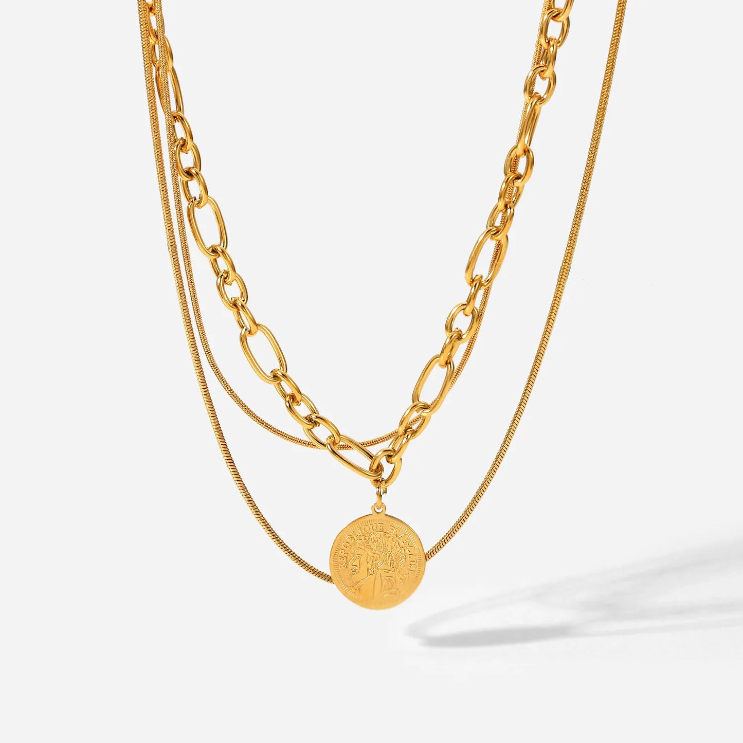 Custom Triple Layer Stainless Steel  Chain Stacking Necklace 18k Gold Plated Queen Face Round Pendant  Necklace for Women
