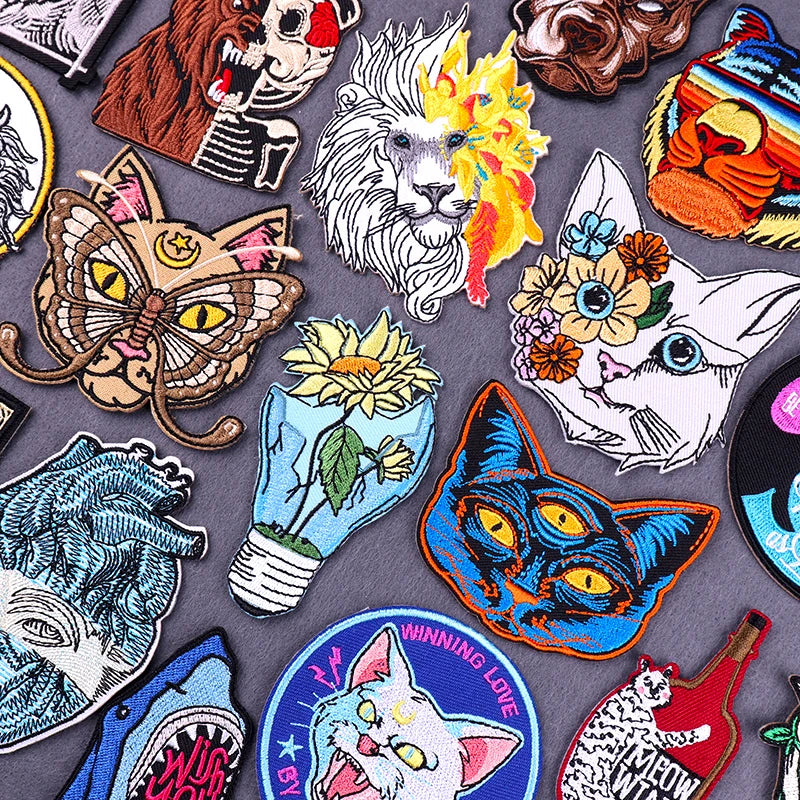 Cat Lion With Flower Iron on Patches Custom Embroidered Patches Logo Design Wholesale Patches for Clothing Decoration