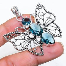 Colgante de joyería de plata de ley 925 hecho a mano con piedras preciosas de topacio azul de Londres tamaño 2"