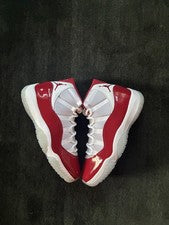 Talla 9 - Jordan 11 Retro High Cherry
