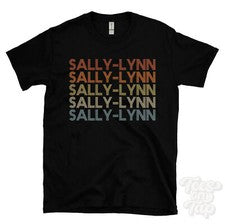 CAMISETA ESTILO RETRO REPETIDA SALLY-LYNN para hombre y mujer novedad genial nombre regalo