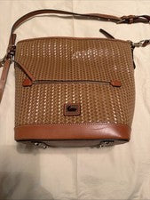Bolso de hombro para mujer Dooney Bourke tostado medio