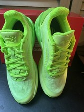 NEW BALANCE Zapatilla de Baloncesto Verde Voltio Hombres Talla 8.5 DOS WXY V5 Mujeres 10M NUEVA