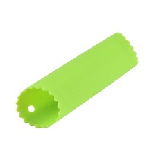 Pelador de ajo compacto de 15 cm de largo para un fácil almacenamiento y portabilidad