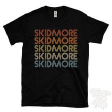 CAMISETA SKIDMORE ESTILO RETRO REPETIDO Hombre y Mujer Novedad Genial Nombre Regalo