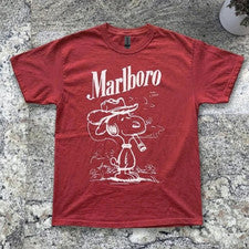 Camiseta Gildan Roja Marlboro Snoopy Gráfica Estilo Vintage Camiseta Reimpresión S-5XL