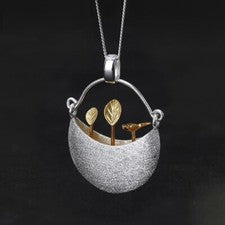 Colgante canasta de flores y mariposas de plata de ley 925 para mujer diseño hecho a mano
