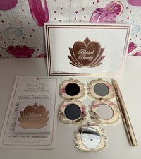 Juego de sombras de ojos naturales Blessed Beauty 5 piezas cepillo apilable cuádruple y doble cara nuevo en caja