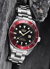 Montre à quartz pour Hommes, Lunette Rouge Fond Noir - Bracelet en Acier