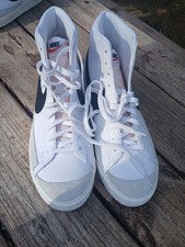 Nike Blazer Mid 77 Vintage Blanco Negro Para hombres Talla 13 BQ6806-100 Nuevo Zapato Deportivo