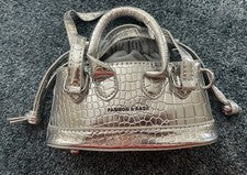 Bandolera pequeña de piel de serpiente con doble asa plateada talla única para mujer