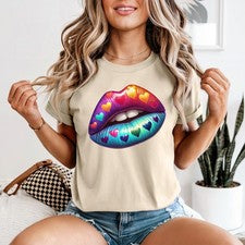 Camiseta colorida con diseño de corazón de labios para mujer