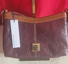 Bolso Bandolera Mujer Dooney & Bourke Avestruz Borgoña BOSTR1666BGTN Nuevo con Etiquetas