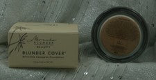 Corrector/fundación todo en uno Moniker Blunder Beauty Blunder Cover elige tono