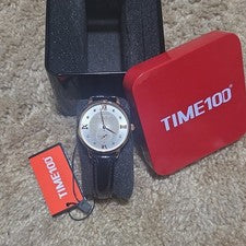 Reloj de cuarzo de vestir TIME100 para mujer esfera romana plateada caja de correa de cuero negro