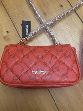 Bolso Bandolera Bebe Liv Para Mujer Pequeño Monograma Logo Nuevo con Etiquetas Escarlata/Escarlata Oscuro Nuevo