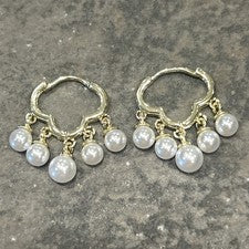 Pendientes de aro de trébol de oro con perlas colgantes nuevos sin etiquetas