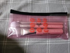Laruce Beauty Juego de 3 brochas coutour con bolsa Precio de venta sugerido por el fabricante $50 Sellado en bolsa.